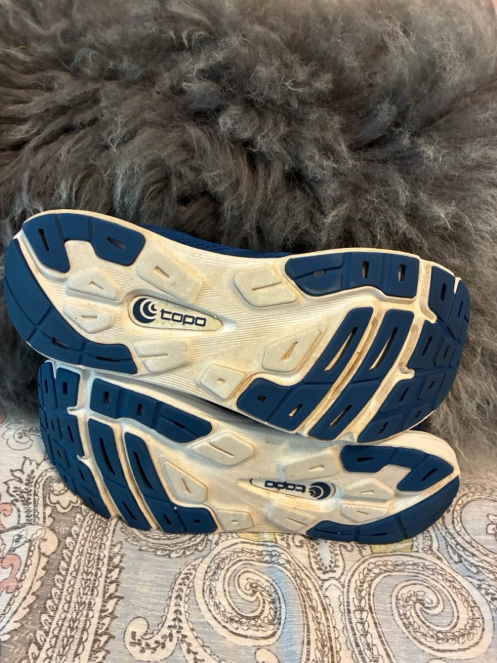 Blue Women's Topo Athletic Running Shoes -magnify 4 - Picture 2 of 5